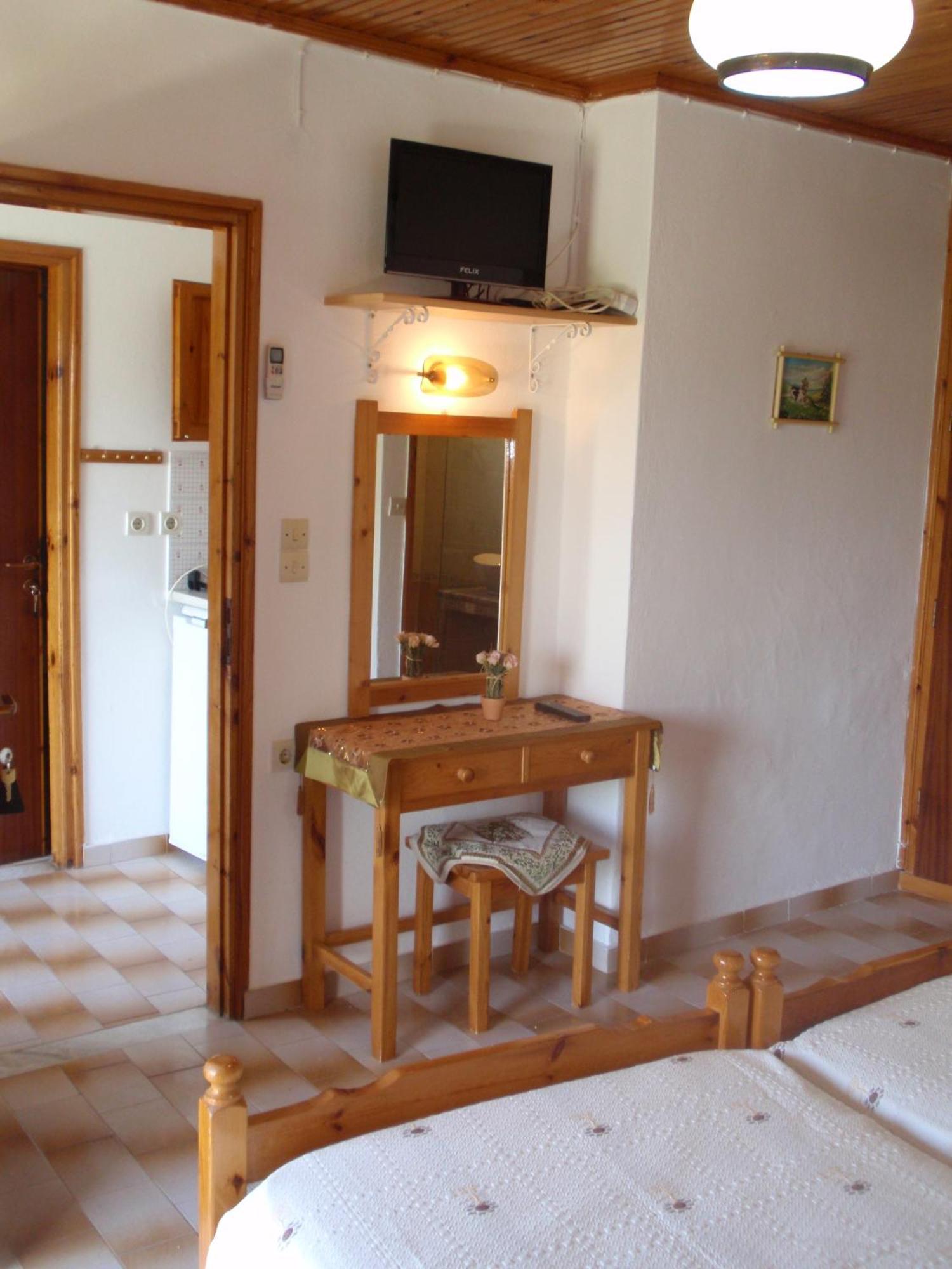 Korina Studios Paleokastritsa Luaran gambar