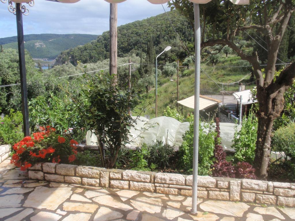 Korina Studios Paleokastritsa Luaran gambar