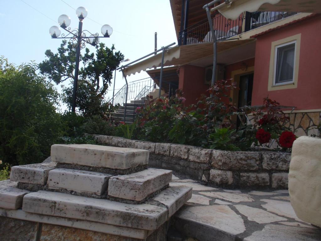 Korina Studios Paleokastritsa Luaran gambar