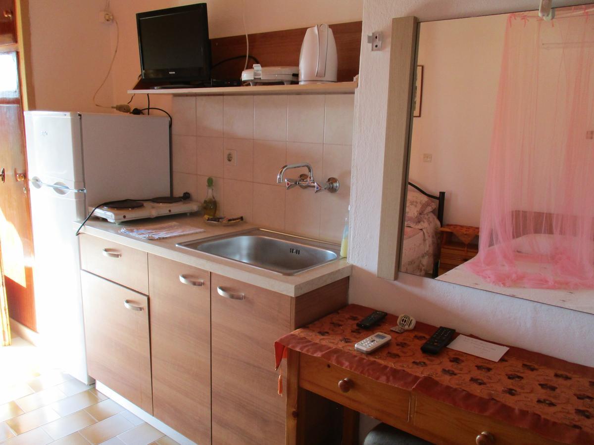 Korina Studios Paleokastritsa Luaran gambar